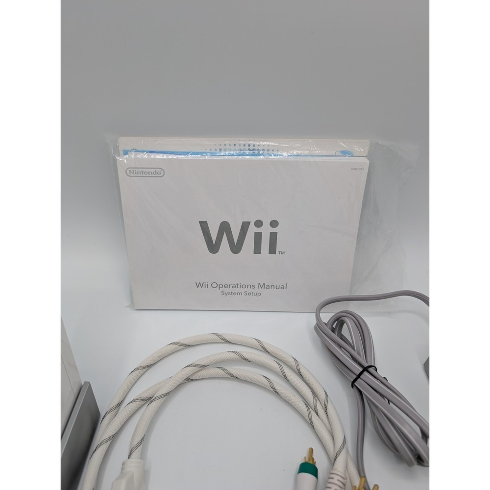 Nintendo Wii Console Bundle White 2 Wiimote 2 Nunchuk Sensor Bar Wii Sports - Picture 6 of 13